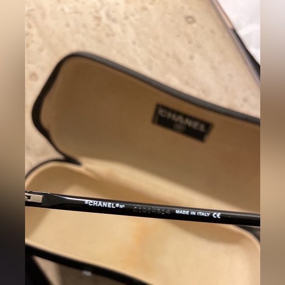 Chanel sunglasses - Picture 3 of 7